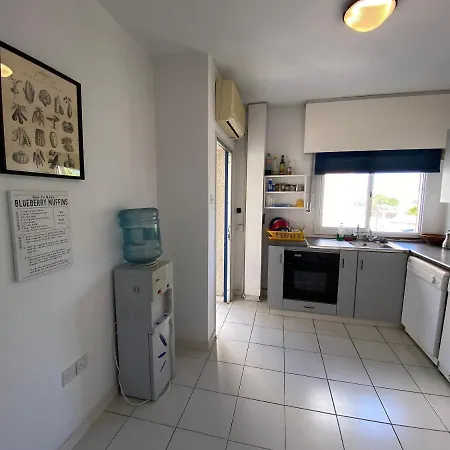 Private In A Shared Flat At Location Λεμεσός