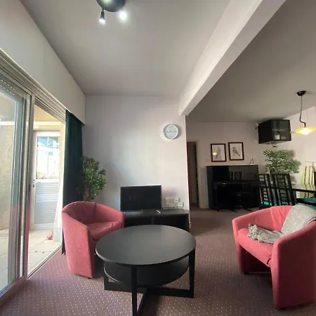 Private In A Shared Flat At Location *