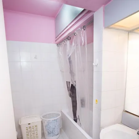 Private In A Shared Flat At Location * Λεμεσός